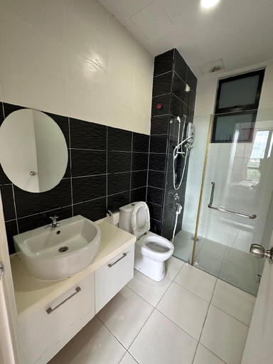 Bathroom 3, Platino 2BR ParadigmMall Netflix By STAY, Johor Bahru