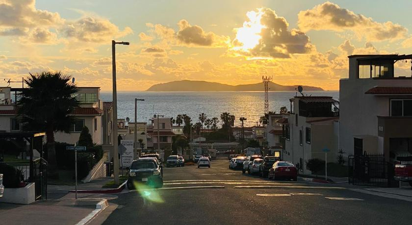 Exterior & Views 2, Walk to the Beach! 2 Bed Townhome with Pool & View, Tijuana