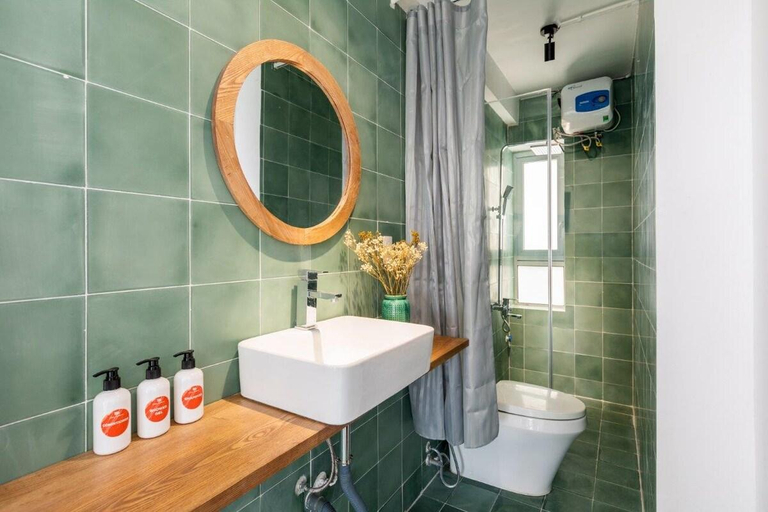 Bathroom 2, NYNA House-Old Quarter-BIG GROUP-Egg Coffee Class, Hoàn Kiếm