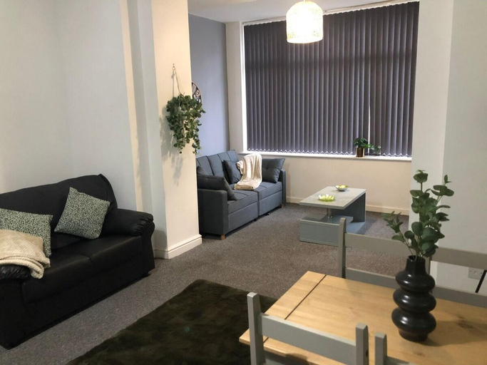 Others 4, Bank Street Apartment 6, Blackpool