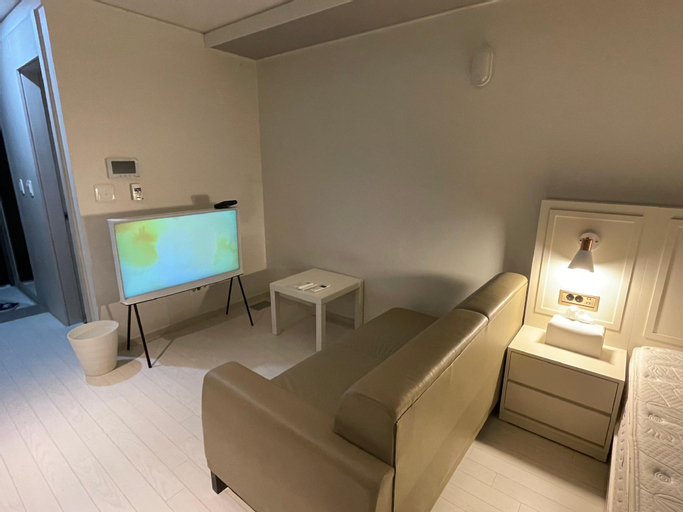 Others 4, Central Star Airbnb in Jungangno, Buk