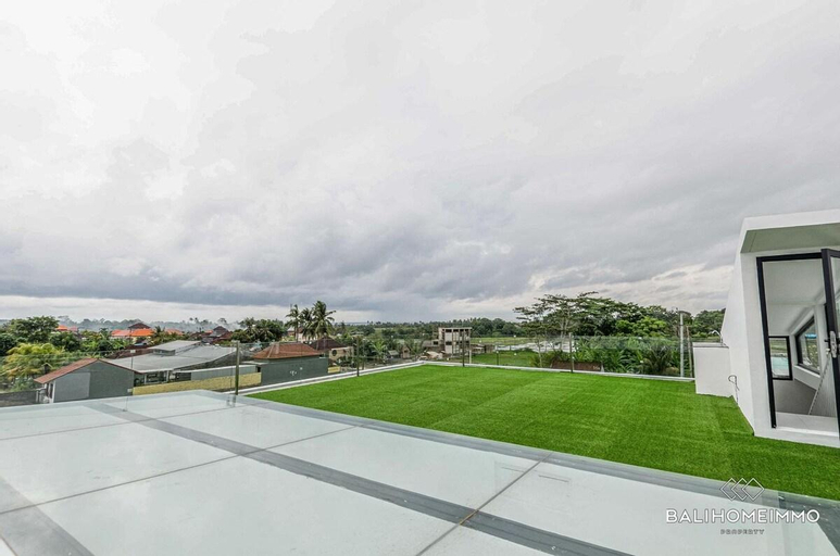 Villa Luna Kedungu: Modern 2-BR w/ pool & rooftop, Tabanan