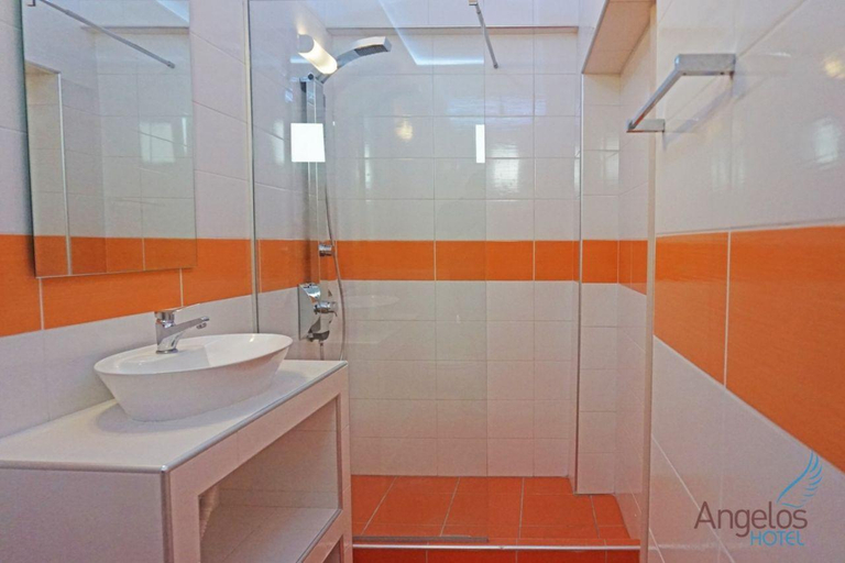 Bathroom 3, Hotel Angelos, Central Macedonia