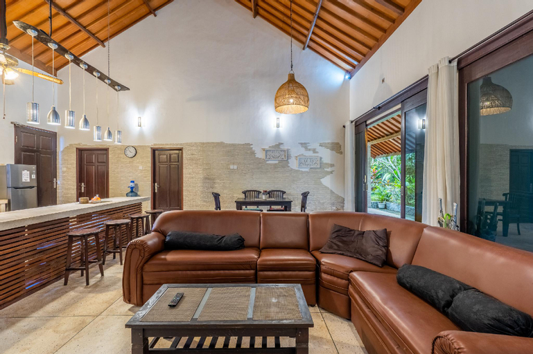 Others 5, VILLA Surya 3 rooms , waterpool, near the ocean, Karangasem