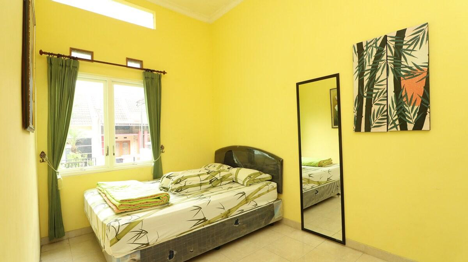 Bedroom 2, Villa Green by Masterpiecevilla, Malang