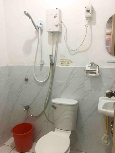 Bedroom 5, RH: 4pax+Unli 100mbps +Videoke+1AC BR+Netflix, San Mateo