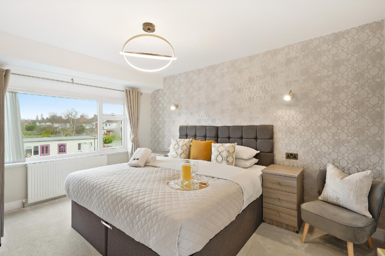 Others 4, Wisteria House, Solihull