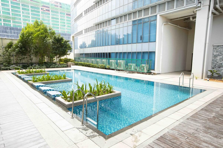 Sport & Beauty 2, Uptown Parksuites 2 with Netflix and WI Fi 100mbps, Taguig