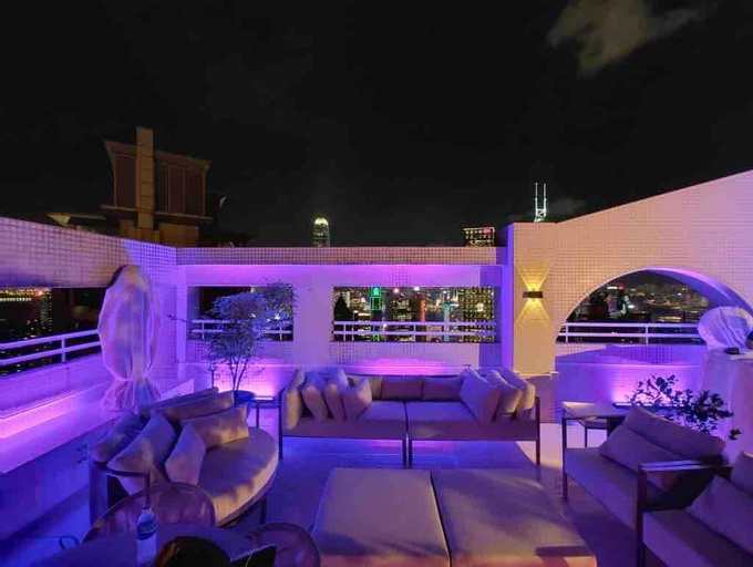 Sport & Beauty 2, Luxury Penthouse w/ Panoramic view Private Rooftop, Hong Kong Island