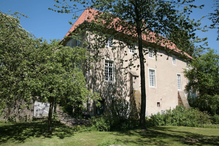 Exterior & Views 2, ZI Antonia mit Kirchplatzblick, Borken
