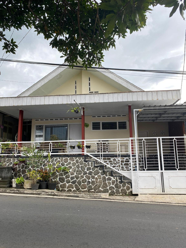 Exterior & Views 1, Griya Arta 3BR, Malang