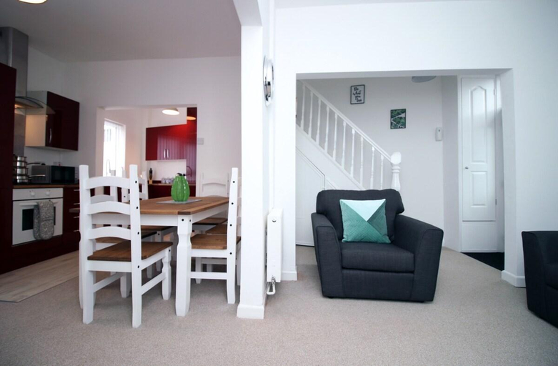 Others 5, Goodrich Mews, Newport