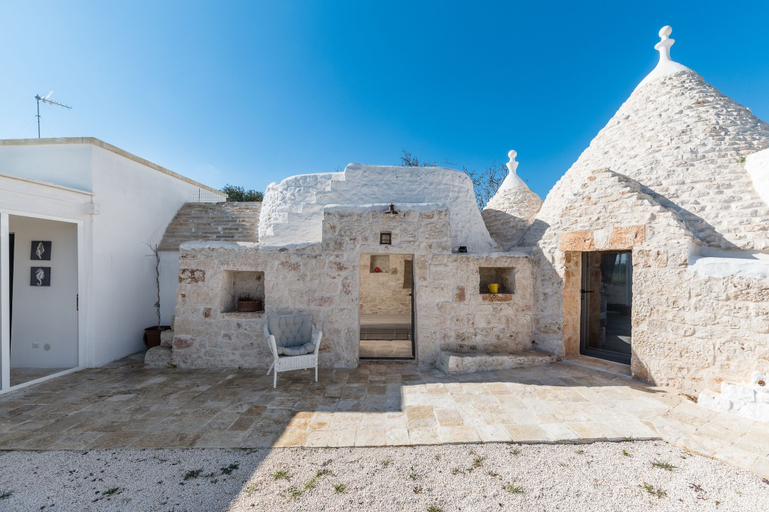 Exterior & Views 2, Trullo La Dolina by Wonderful Italy, Brindisi