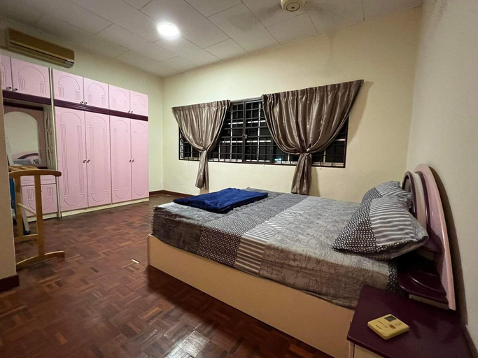 Bedroom 2, PD Villa 12 Family Homestay, Port Dickson