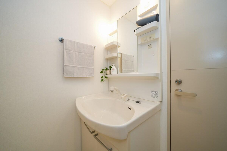 Bathroom 3, D902 Susukino 6pax Double public transportation 9F, Sapporo