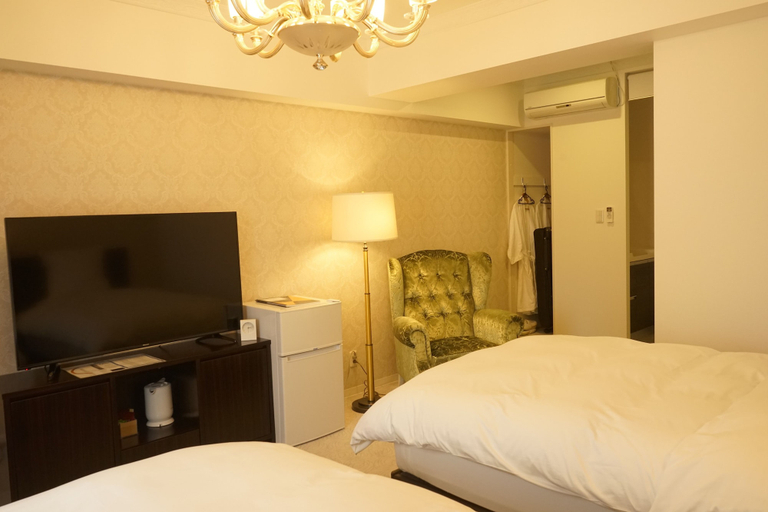 Bedroom 3, Himalaya Cloud Hotel, Suginami