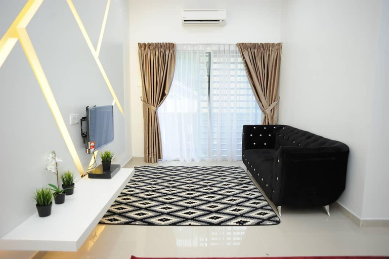Others 5, villa mihara with private pool, Seremban