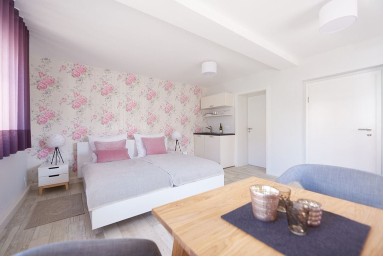 Bedroom 4, Bei Meyers, Leipzig