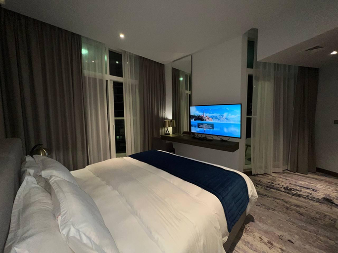 Bedroom 2, Burj Khalifa Canal View Fully Furnished Studio At Damac Prive, Dubai