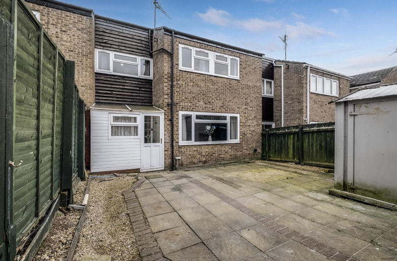 Exterior & Views 1, Outstanding 4 Bedroom House, Northamptonshire