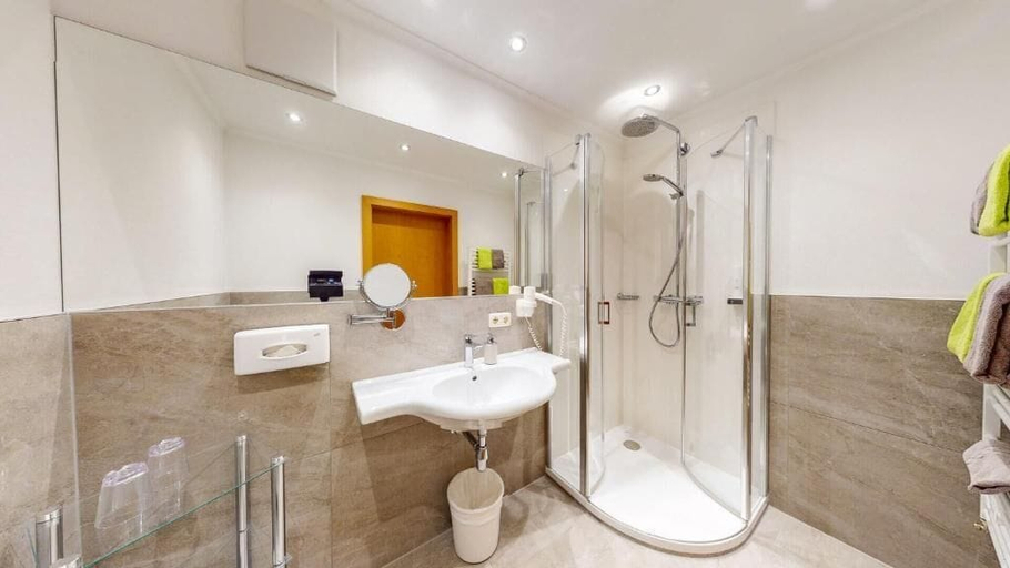 Bathroom 3, Hotel Haberl am Attersee, Vöcklabruck