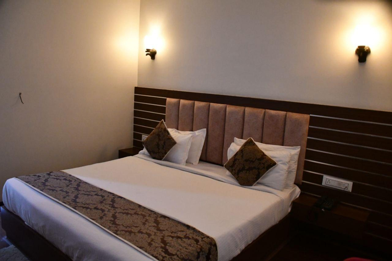 Bedroom 3, RAJLAXMI HOTEL - Free Airport Pickup and Drop, Jaipur