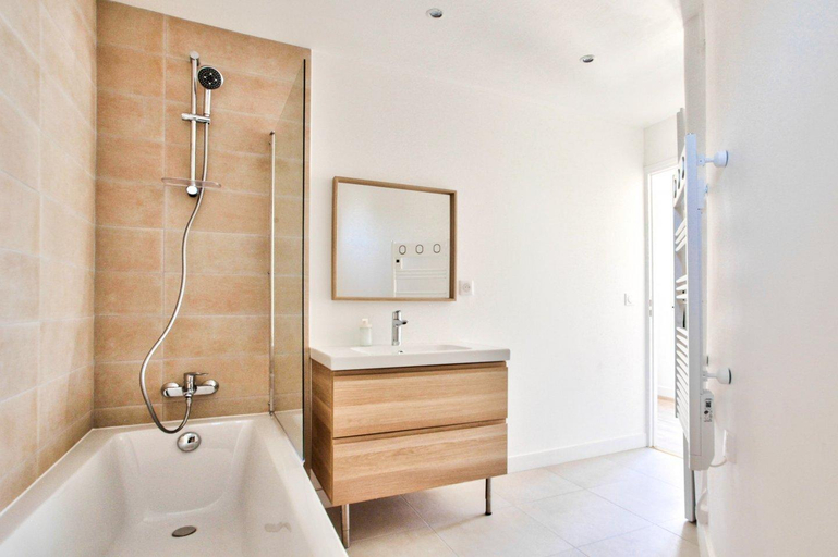 Bathroom 3, Appartement Quartier Le Marais 1, Paris