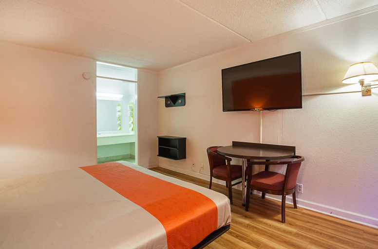 Bedroom 8