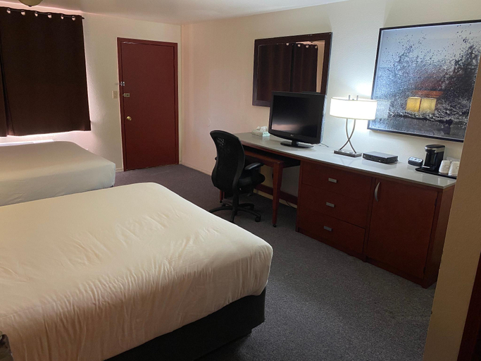 Bedroom 2, Lakeshore Inn Waterfront, Grant