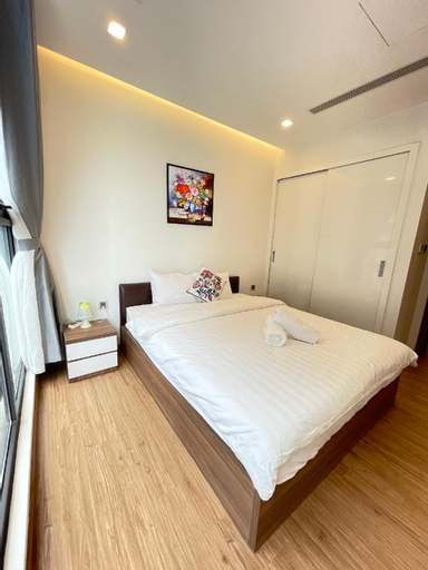 Stunning 4 bedroom service-apartment with pool, Ba Đình