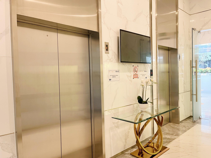 Public Area 3, Three Bedroom @ Sky House BSD Apartment by OkeStay, Tangerang Selatan