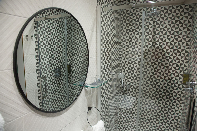 Bathroom 3, The Bedford Townhouse & Café