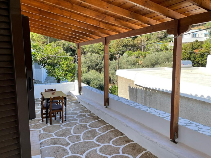 Others 3, Nionas Cheerful House, South Aegean