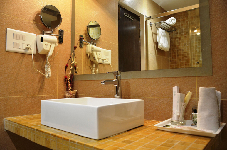 Bathroom 4