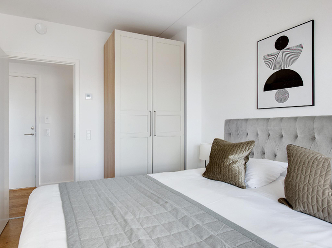 Bedroom 2, Robert Jacobsens Vej - Delightful 3-bedroom Apartment With Balcony, Copenhagen