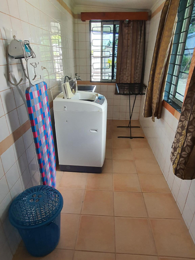 Others 4, Loverly 3 Bedroom rental pool outdoor area, Rewa