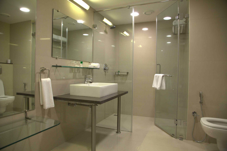 Bathroom 4, Brilliant Hotel & Convention Center, Indore