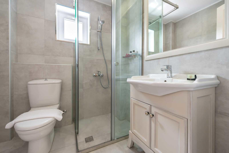 Bathroom 5, Erietta Aparthotel, Ionian Islands