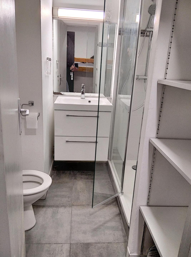 Bathroom 3, Résidence Graziella Studio 308, Alpes-Maritimes