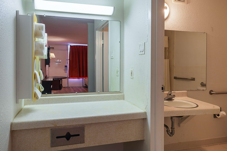 Bathroom 3