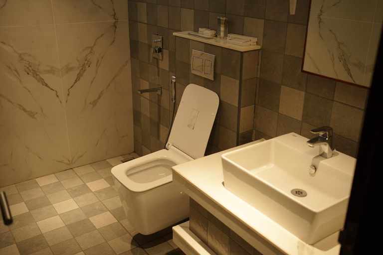 Bathroom 2, Pleasance Thekkady, Idukki