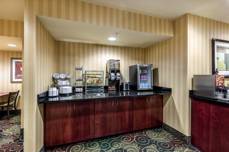 Others 5, Cobblestone Inn & Suites - Vinton, IA, Benton