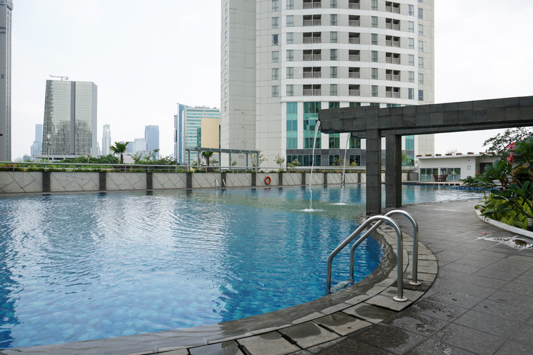 Sport & Beauty 3, Elegant and Comfy 1BR at The Wave Apartment By Travelio, South Jakarta