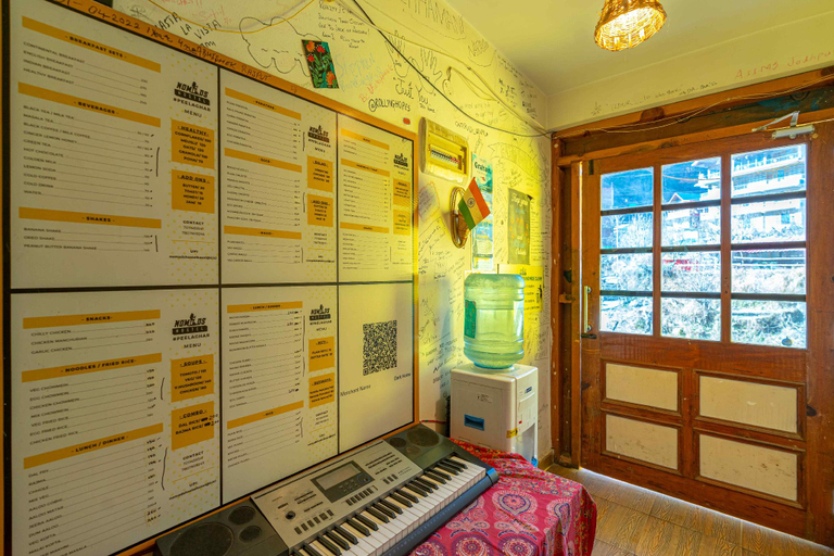 Public Area 2, Nomads Hostel, Kullu