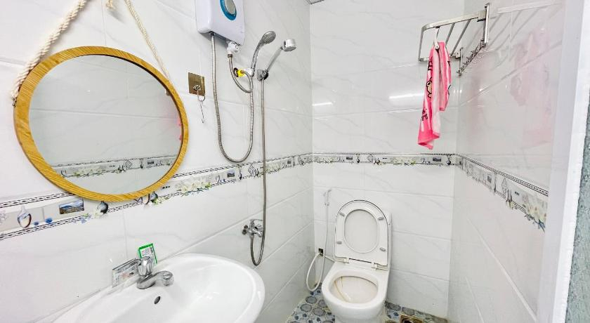 Bathroom 2, Shiri House, Tân Bình