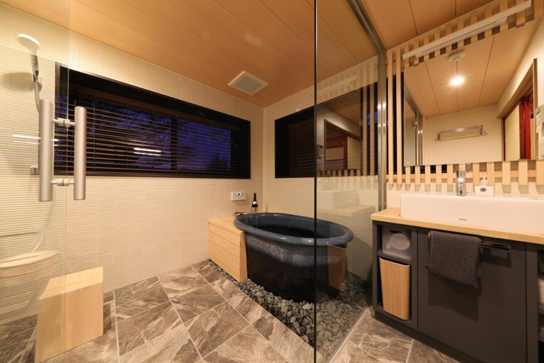 Bathroom, Wabisabi Isurugi Kashiwaya, Oyabe