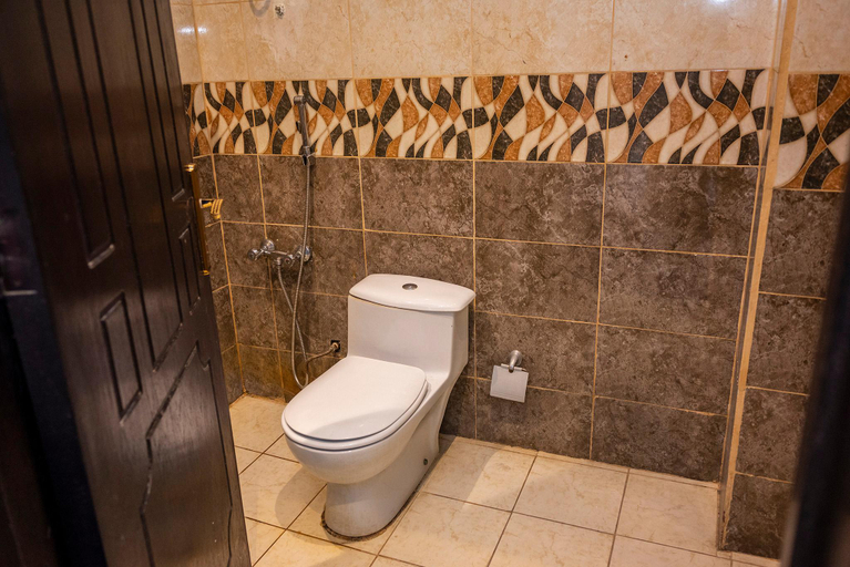 Bathroom 5, Ahlin Five Serviced Apartments, Riyadh