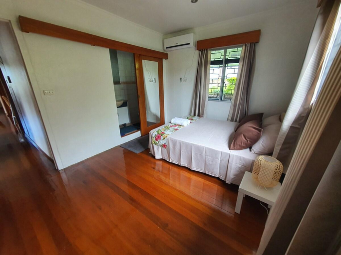 Bathroom 2, Loverly 3 Bedroom rental pool outdoor area, Rewa