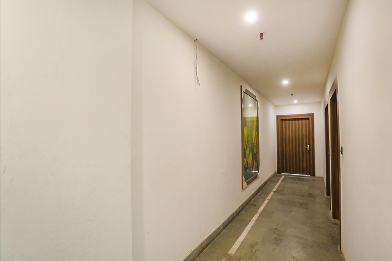 Public Area 2, FabHotel F9 Sector 58, Gautam Buddha Nagar