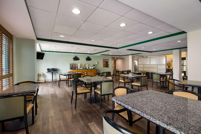 Food & Drinks 5, Quality Inn & Suites North Myrtle Beach, Horry